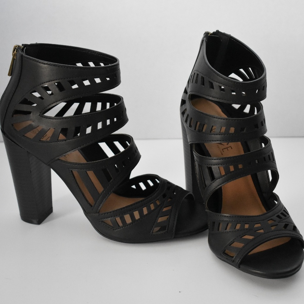 peep toe heels